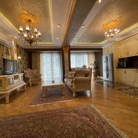 Park Azure Louvre Apartment Baku Eksteriør billede