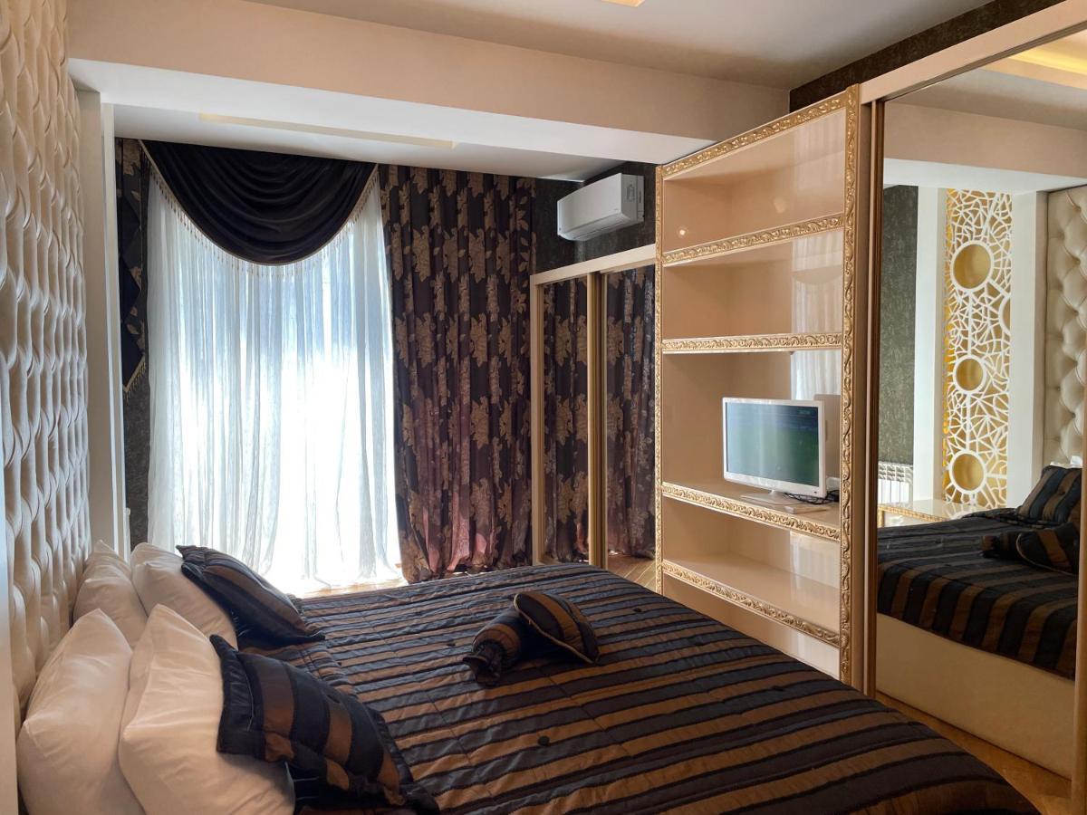 Park Azure Louvre Apartment Baku Eksteriør billede