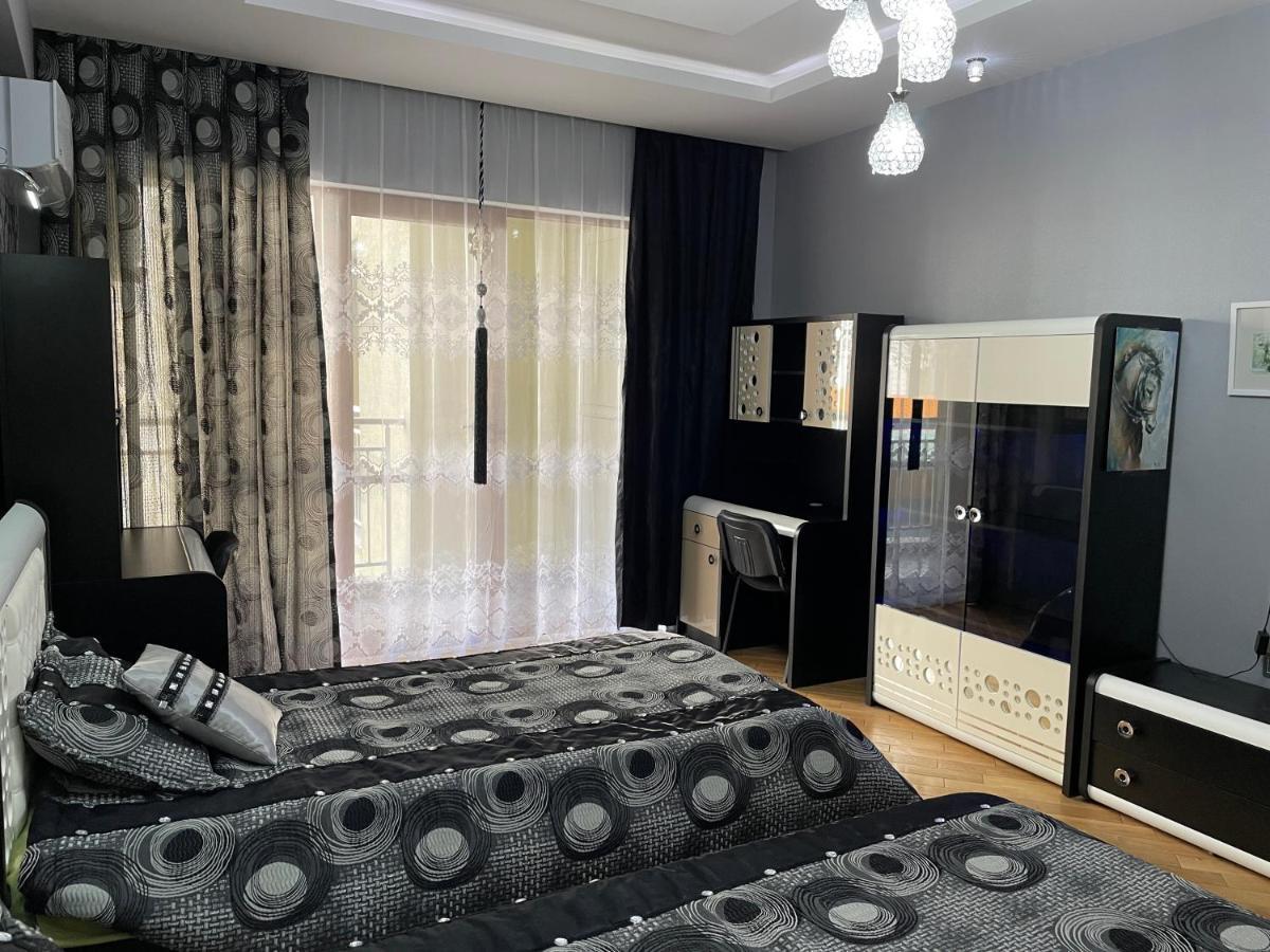 Park Azure Louvre Apartment Baku Eksteriør billede